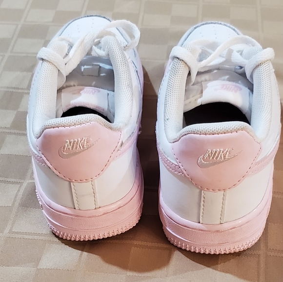 Pink Nike shoes size 1Y- already sold - Picture 3 of 6